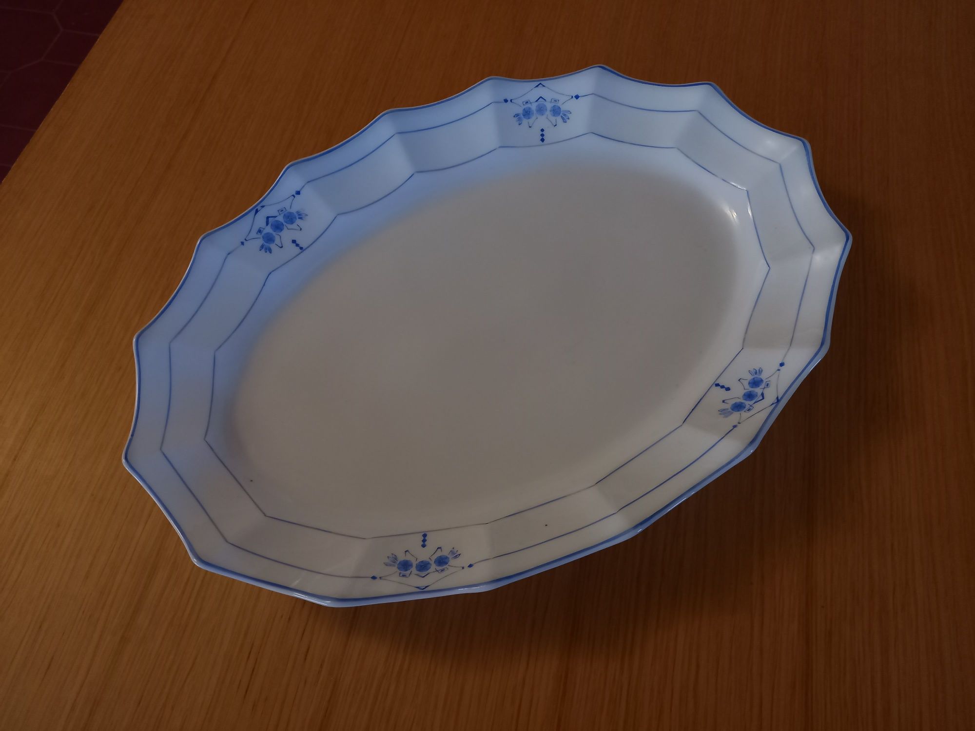 Serviço de jantar da Sociedade de Porcelanas de Coimbra