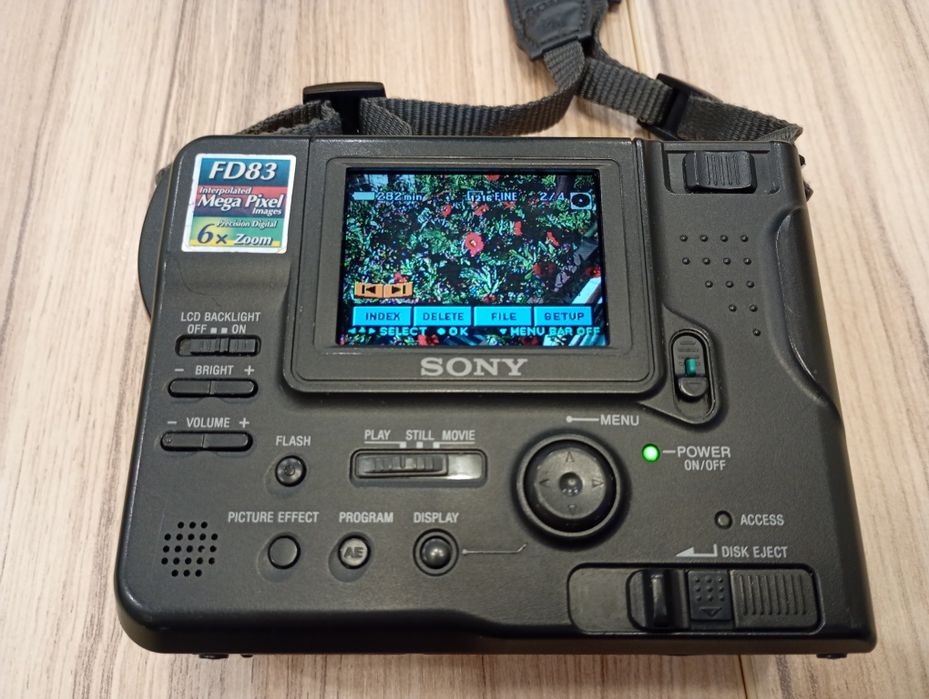 aparat cyfrowy retro SONY MAVICA MVC-FD83 na dyskietki 1,44mb