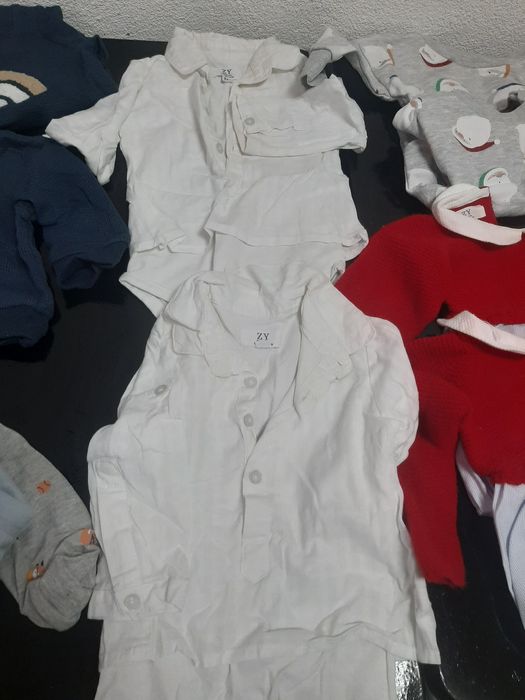 Camisas bebé (gémeos) praticamente novas dos 0 aos 12- meses