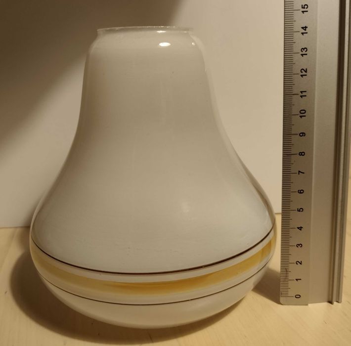 Szklany klosz do  lampy żyrandola z czasów PRL