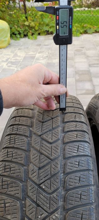 Opony zimowe Pirelli scorpion 215.60.17