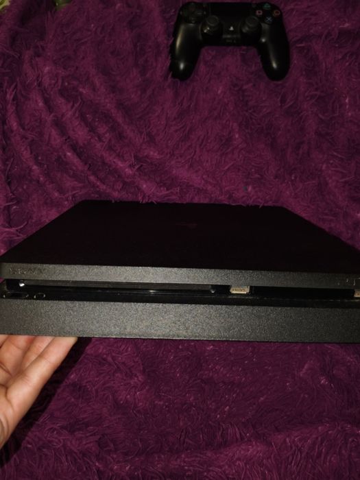 Sony PlayStation 4 Slim 500GB 2 джойстика в подарунок