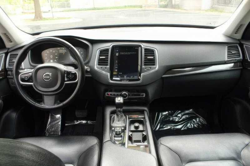 2019 Volvo XC90 T6 Momentum
