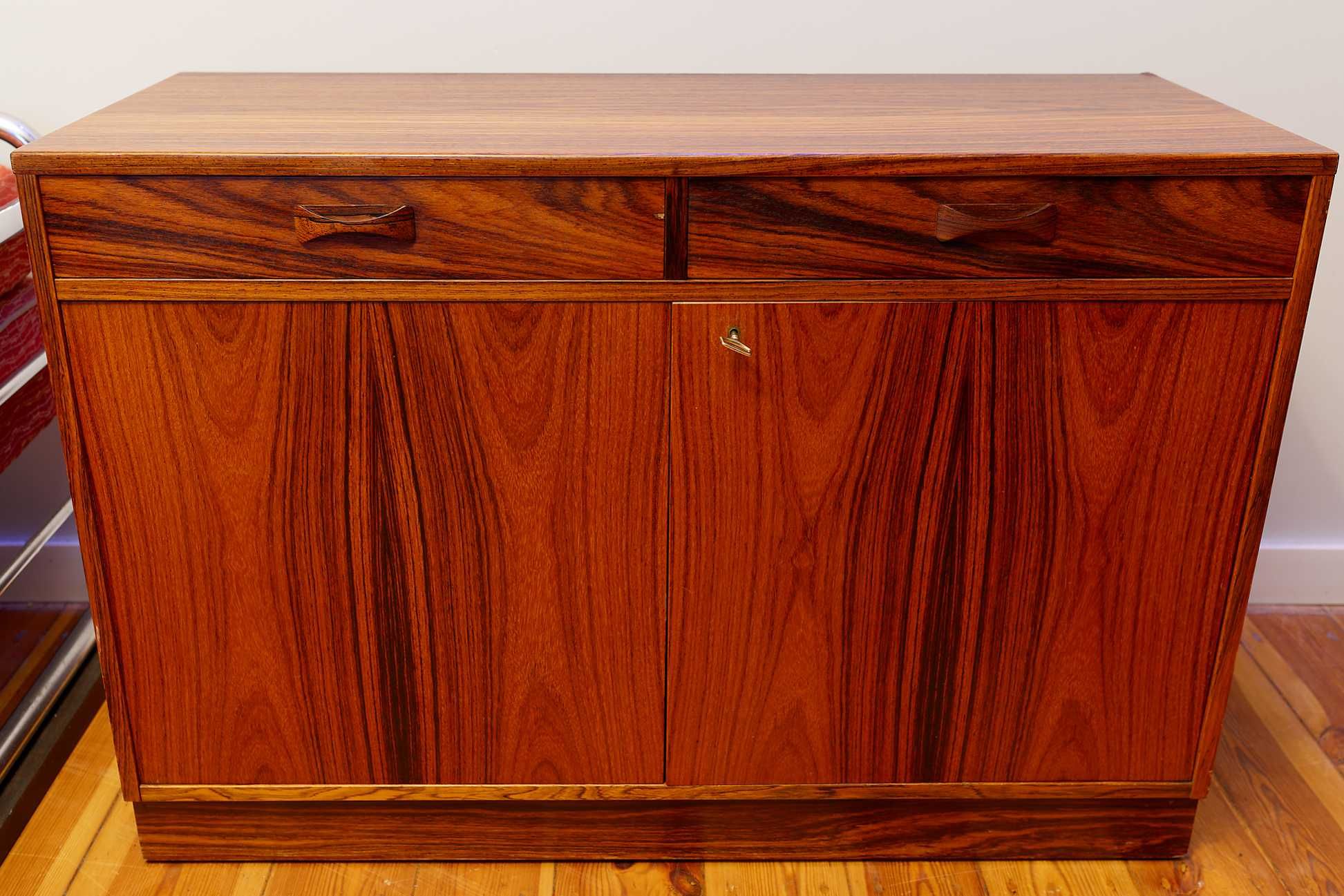 szafka design modern vintage prl japandi skandynawska lata 60-80 mahoń