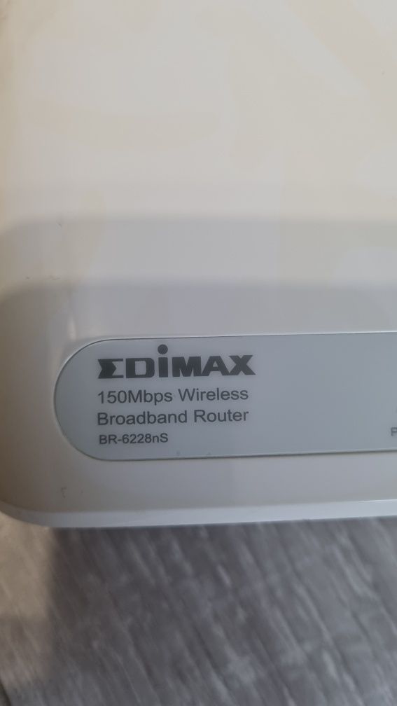 Router Edimax BR-6228nS