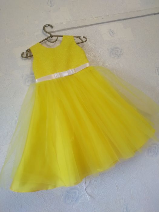 Платье желтое на девочку 4-6 лет. Сукня Сонечко