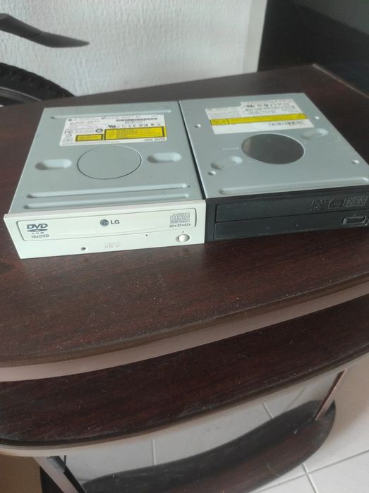 Оптический привод 2 шт одним лотом.