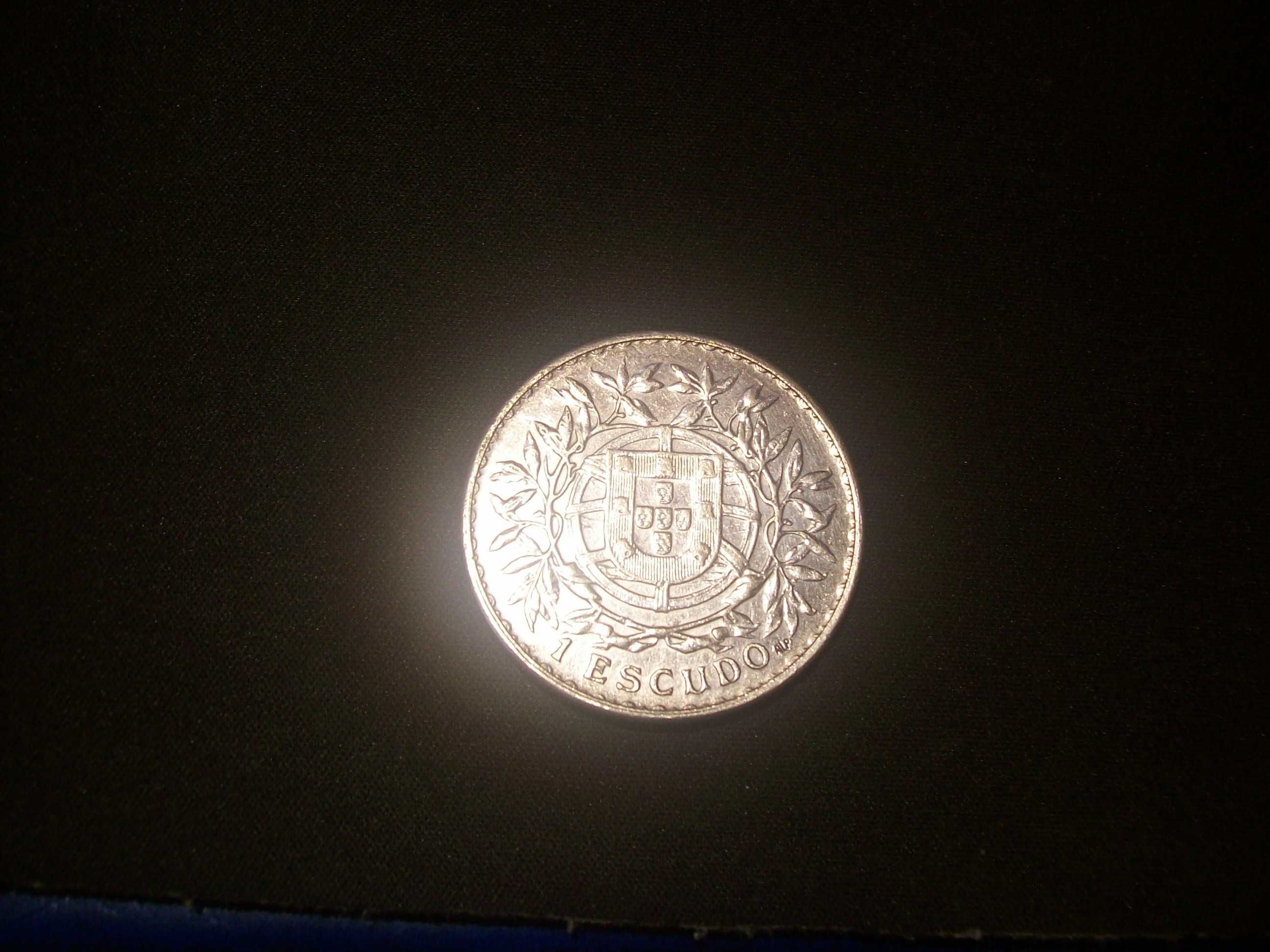 vendo as duas moedas de um escudo em prata de 1915 e 1916