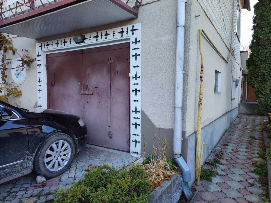 продається будинок