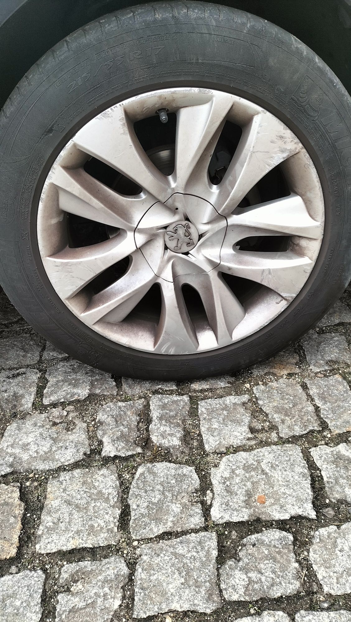 Vendo 4 jantes Peugeot