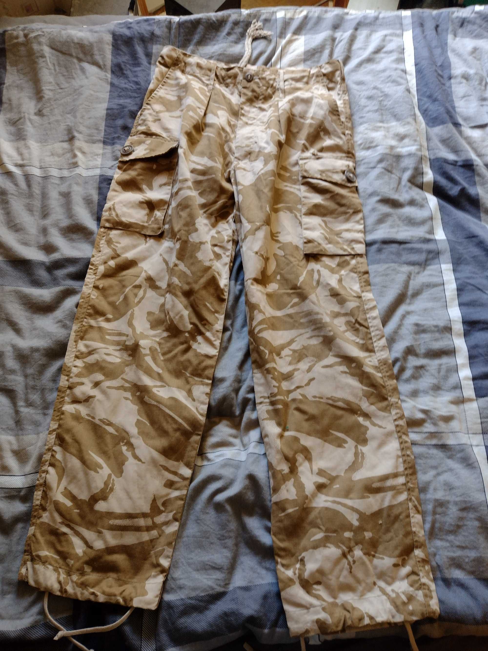 Angielski mundur wojskowy typu Desert kurtka wiatroodporna + spodnie.