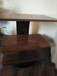 Stolik regulowany pod telewizor