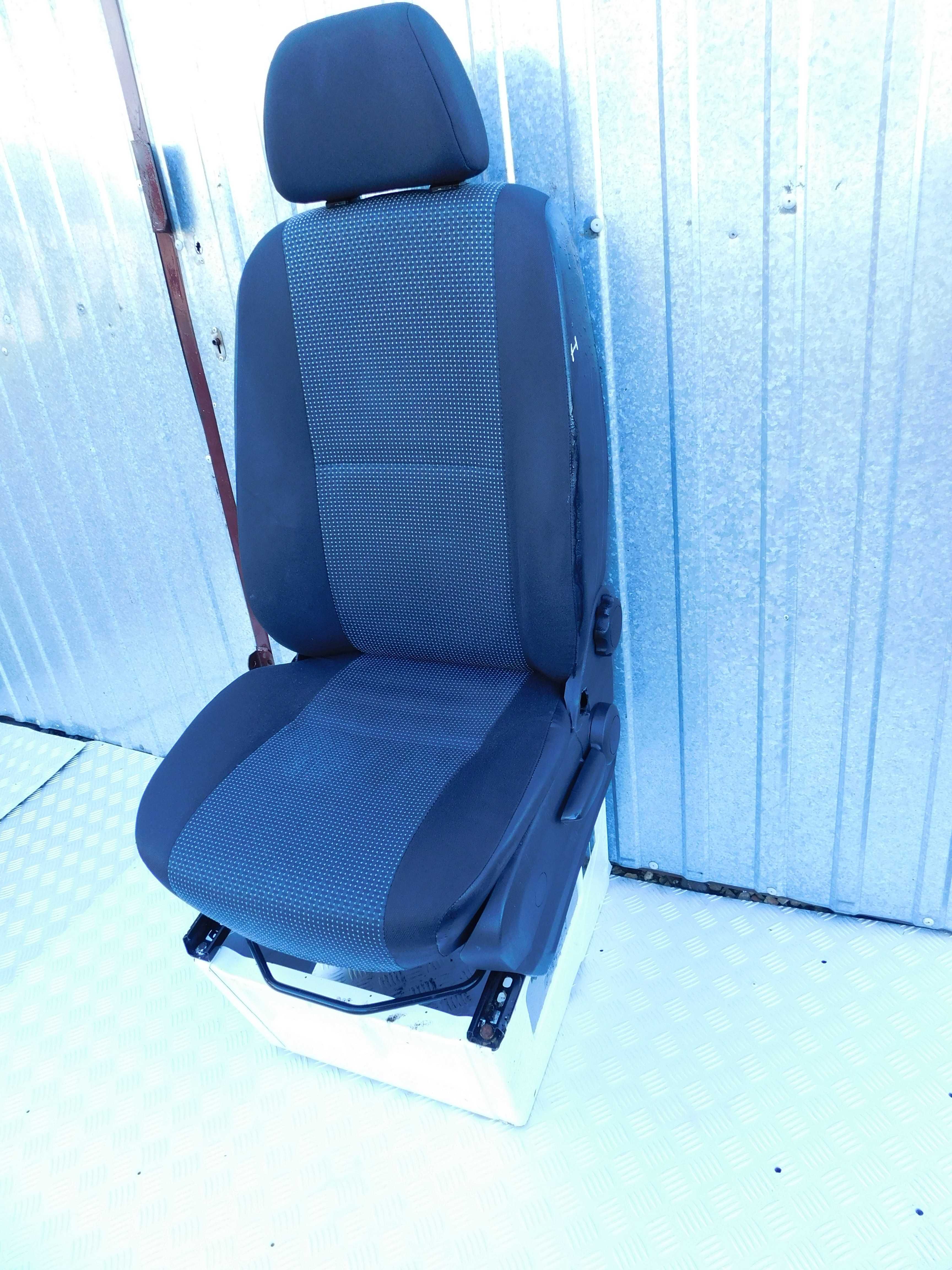 Mercedes Sprinter 906 VW Crafter kompletny fotel kierowcy z podstawą