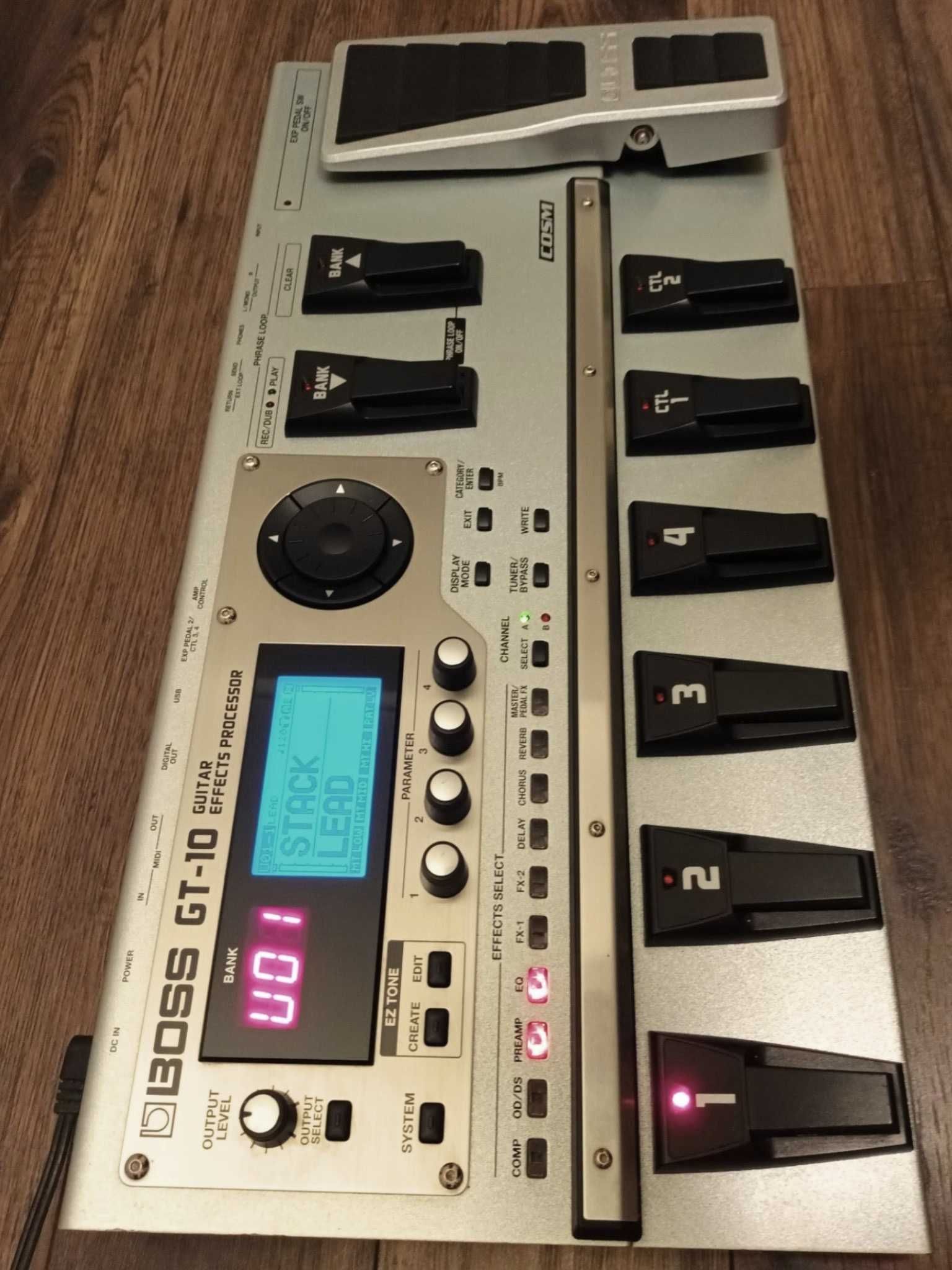 Multiefekt BOSS GT10 guitar FX processor