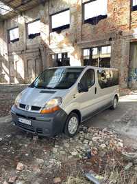 Renault Trafic Vivaro 2,5 Dci Long 9 Osób Doinwestowany