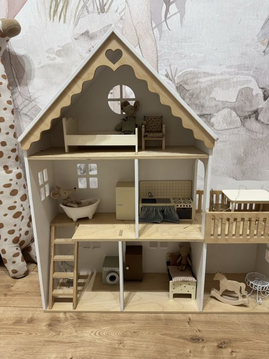 Domek dla myszek maileg z wyposażeniem