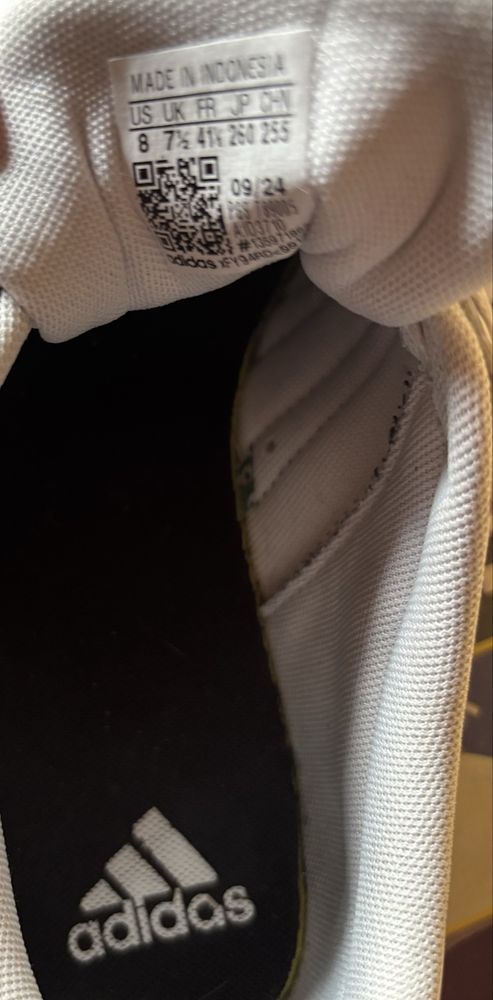 Tenis Adidas samba nº 7 1/2 (41,5), novas sem etiqueta e sem caixa.