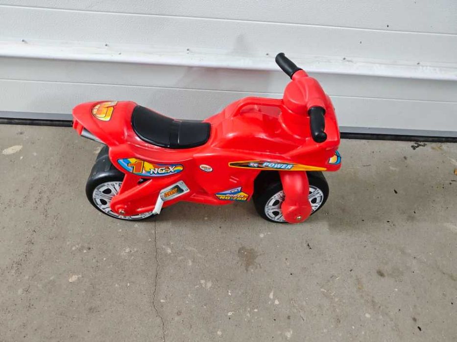 Motor motorek biegowy odpychacz jeździk