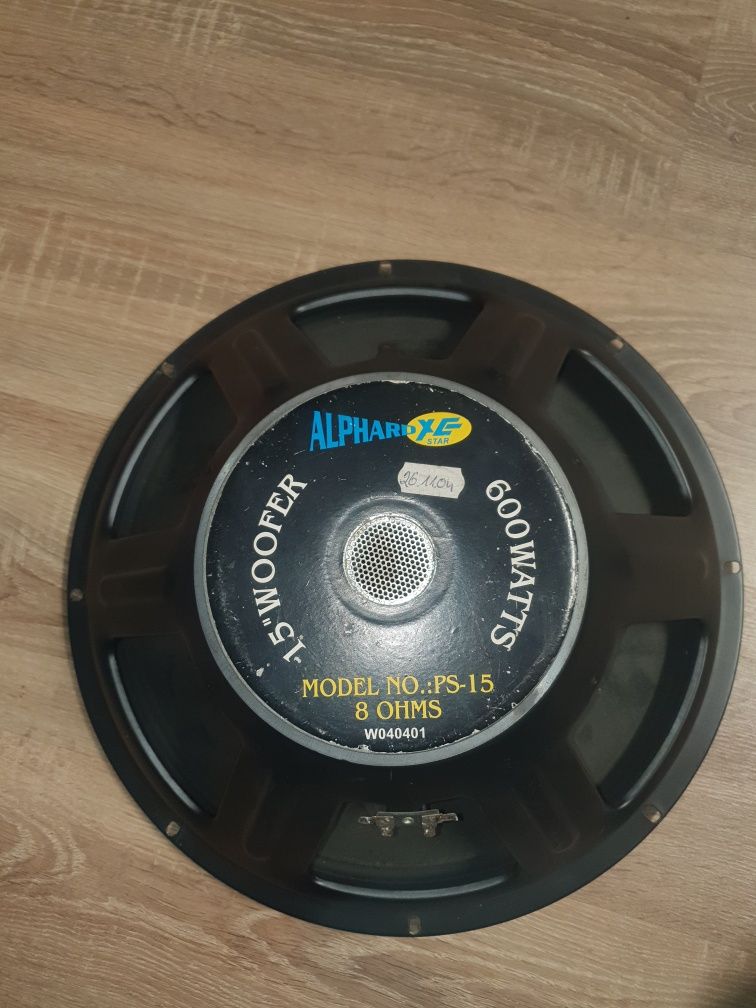 Alphard 15 cali subwoofer 600watt