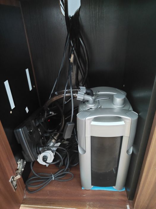 Akwarium z szafką i filtrami
