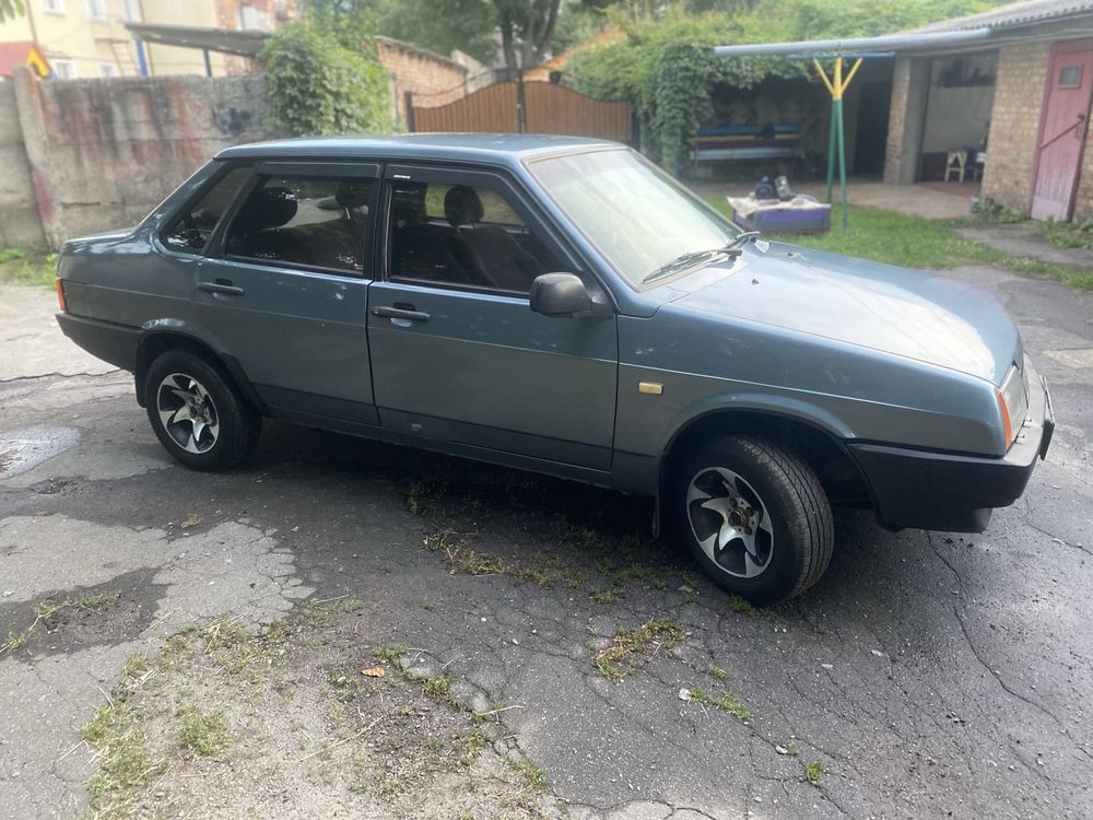 Продам авто ваз 21099