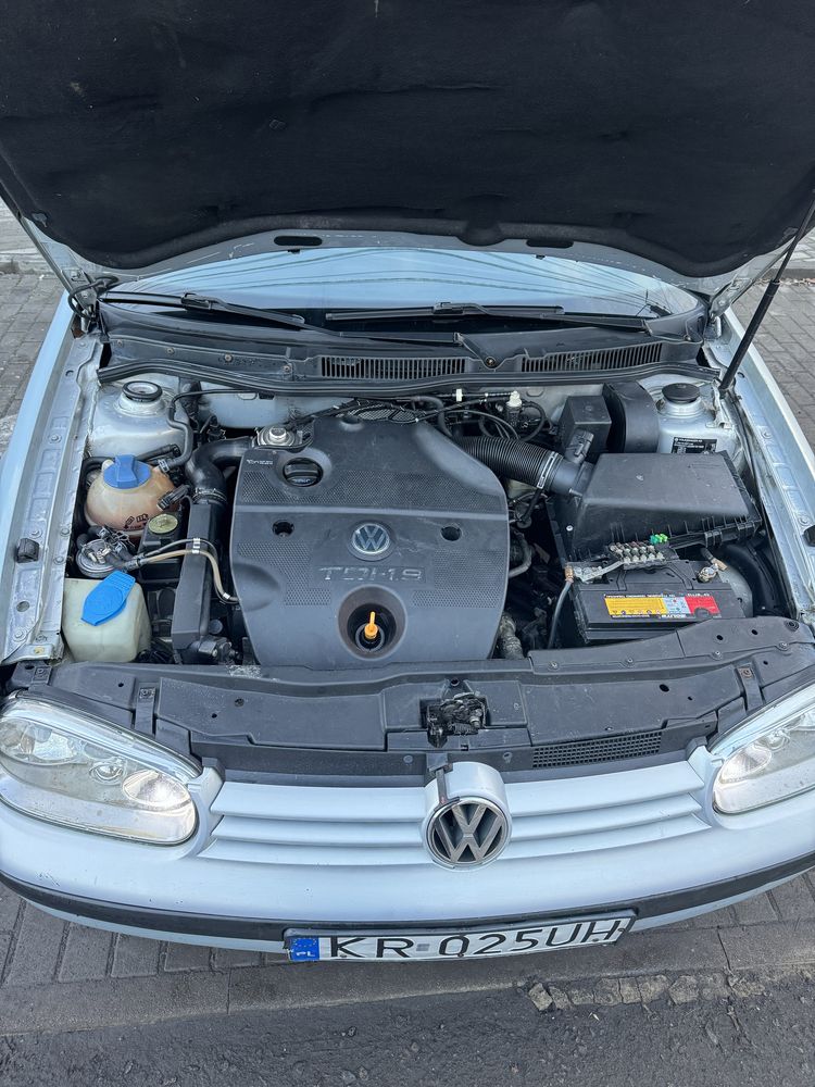 Volkswagen Golf 4 1,9tdi механика в хорошем состояние