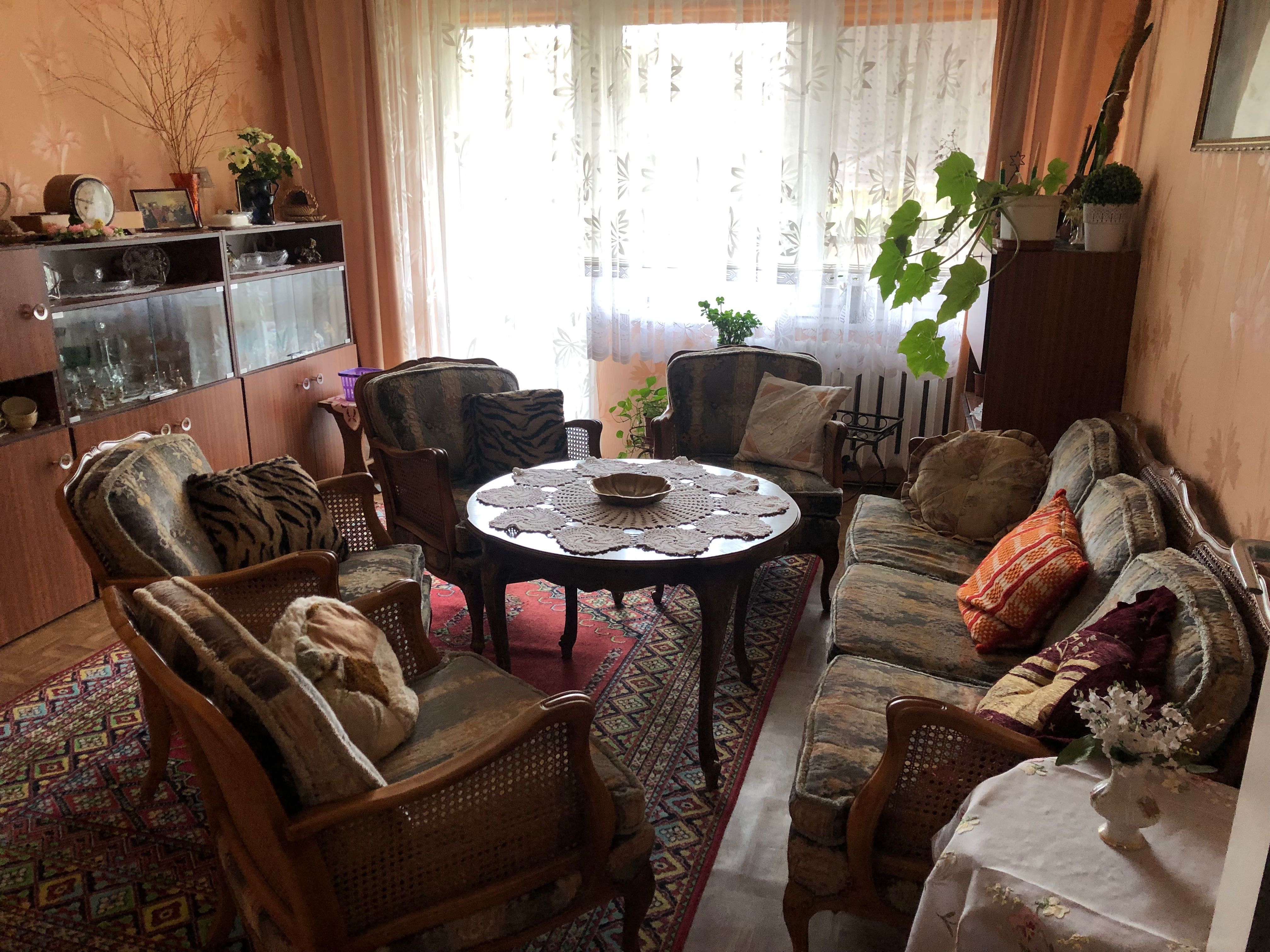 Zestaw wypoczynkowy w stylu ludwikowskim z ratanu