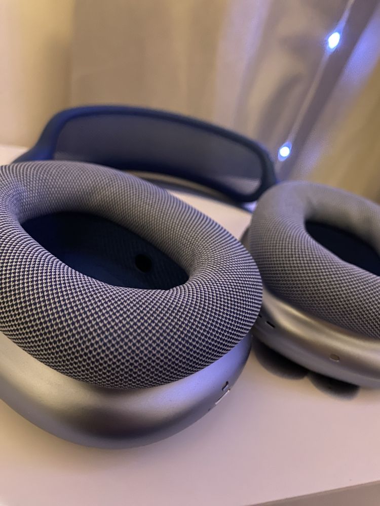 Airpods Max niebieskie słuchawki