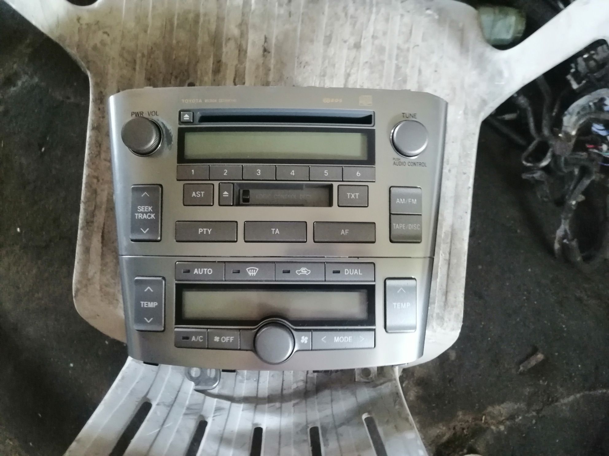 Toyota avensis t25 radio panel climatronik wyswietlacz przyciski