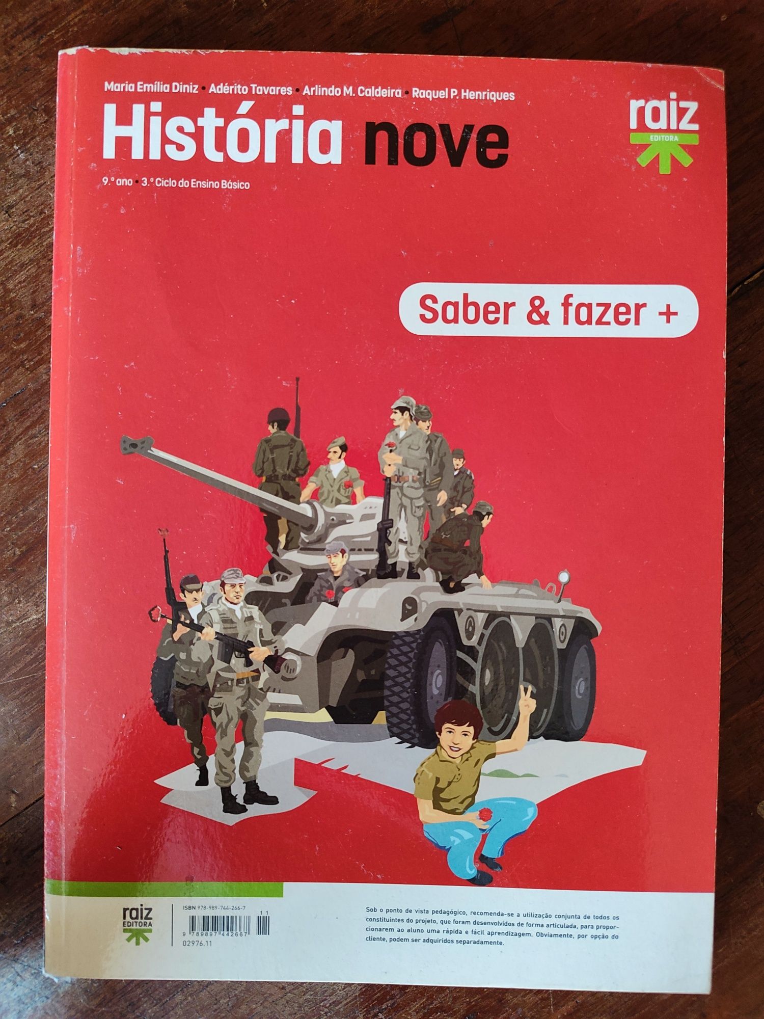 Cadernos exercícios/atividades, várias disciplinas  9. ano