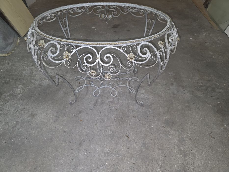 Mesa em ferro forjado