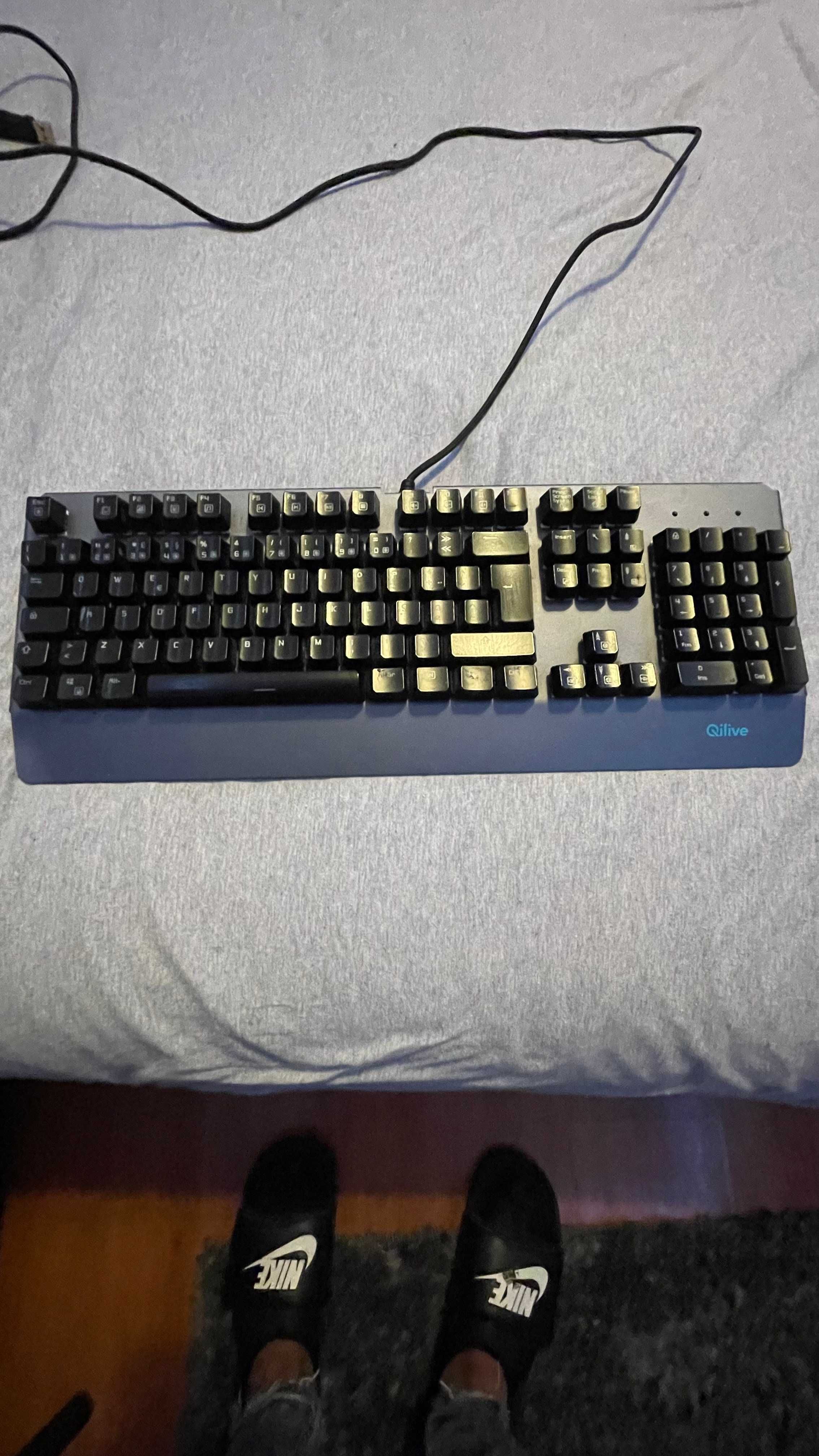 Vendo teclado rato e tapete gaming