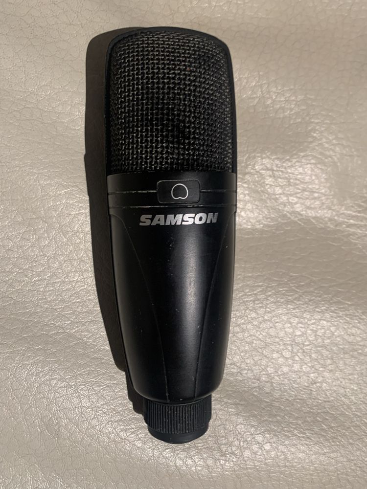 Mikser Phonic AM220 + Mikrofon Samson C15 + Kable