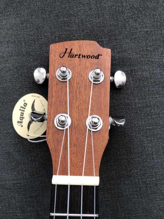 Ukulele elektroakustyczne