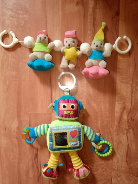 Фирменные детские погремушки и подвески в коляску для малыша