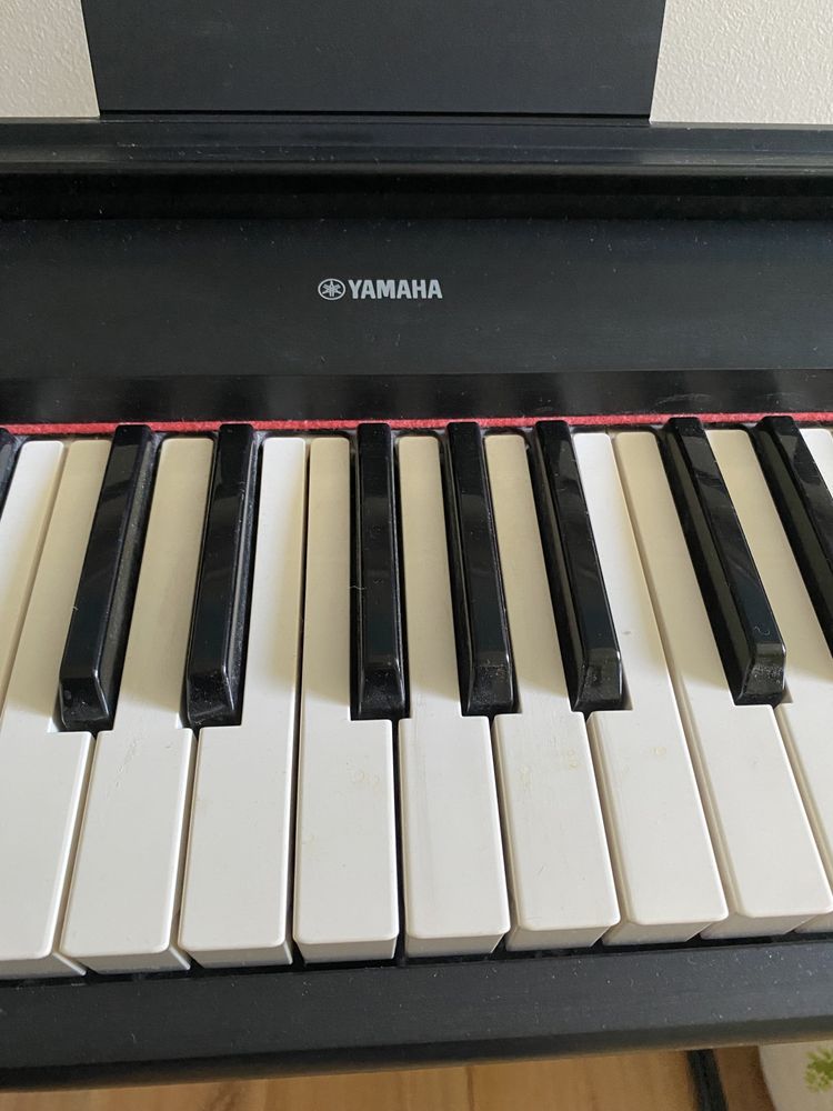 Pianino yamaha piaggero NP-11