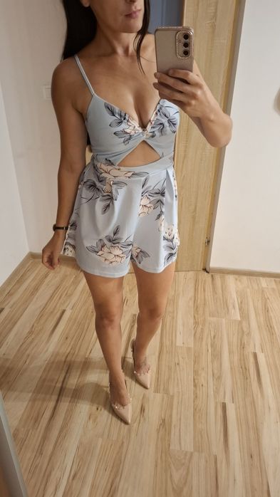 Kombinezon krótki, kwiaty