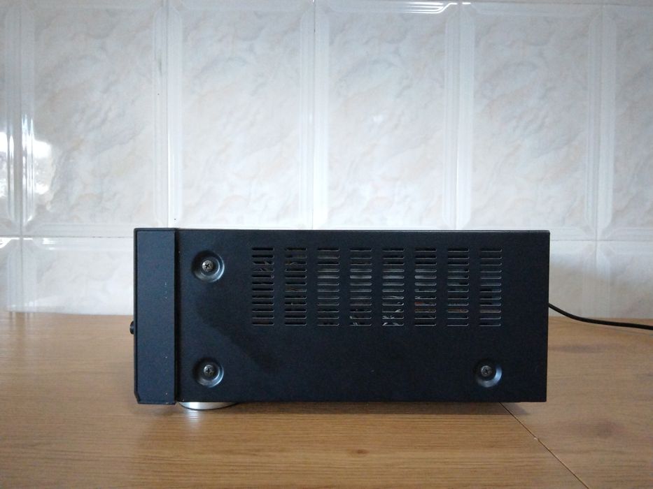 Amplificador integrado Teac A-R600