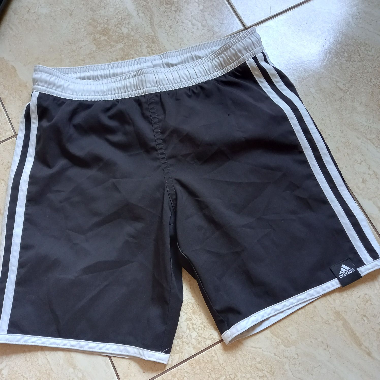 Spodenki Adidas r.140 na W-f