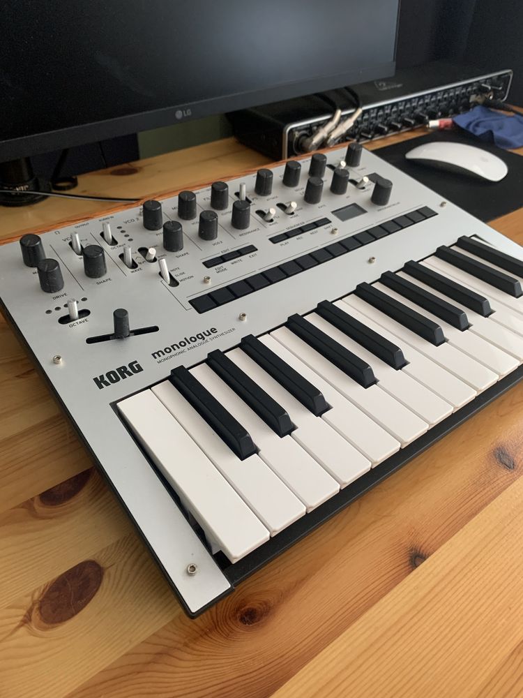 Sintetizador Korg Monologue