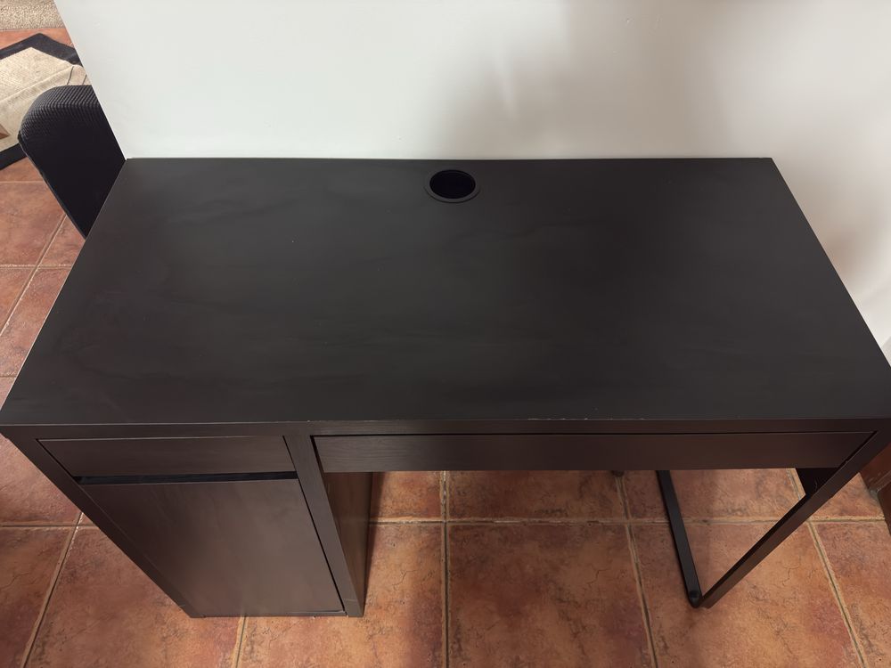 Secretária Preta IKEA