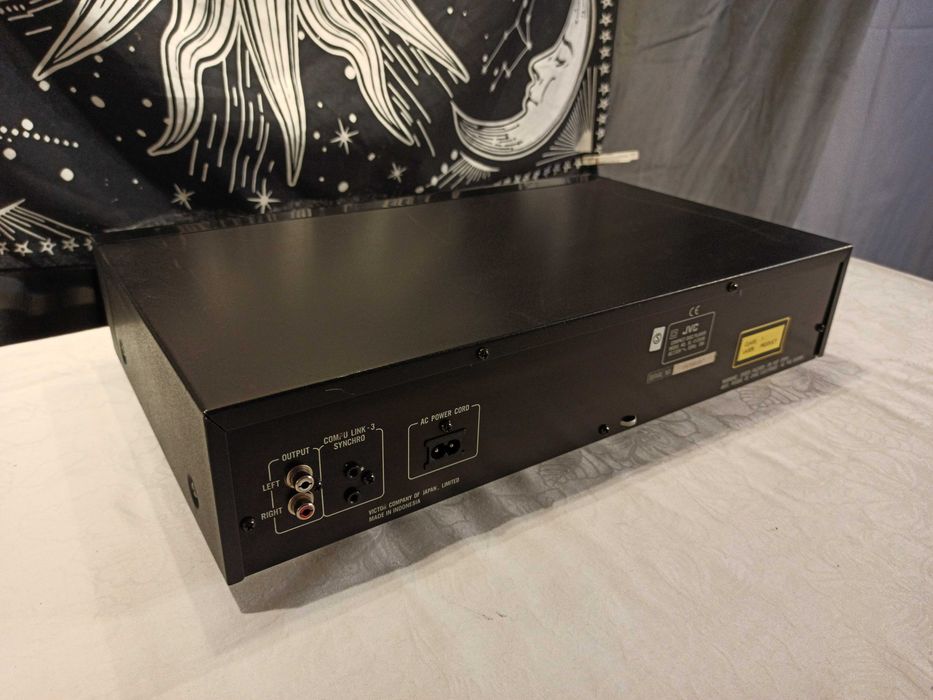 Odtwarzacz CD JVC XL-V120