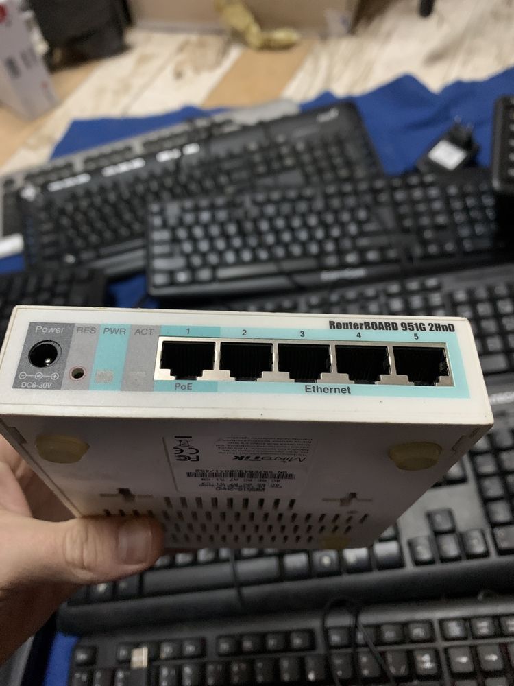 Cisco Sf100d-16 switch