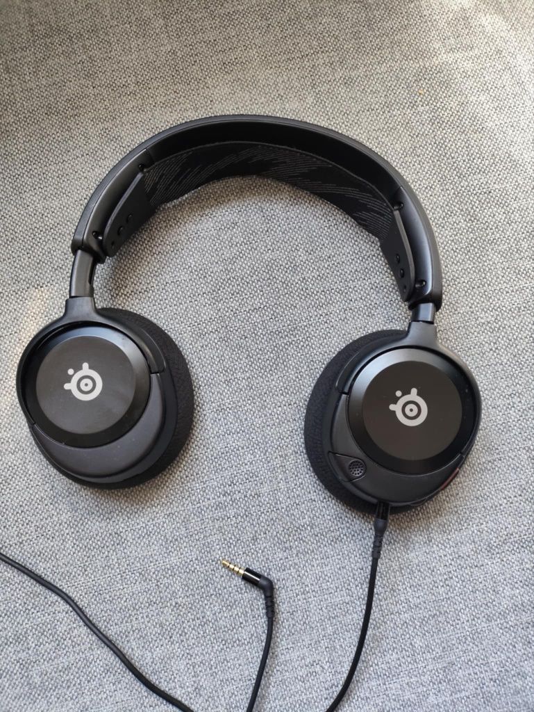 Steelseries arctis nova 1