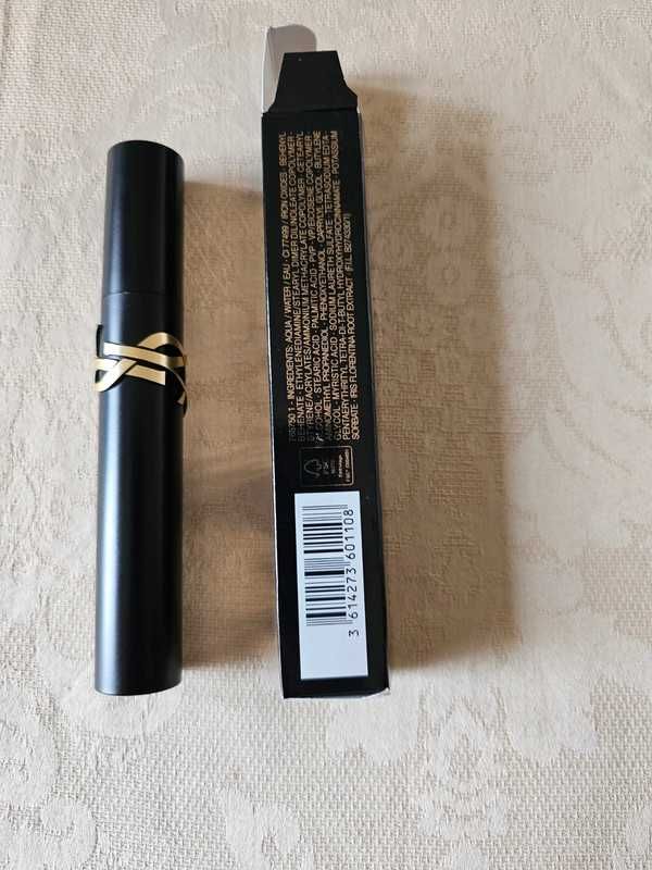 YSL Lash Cash preto