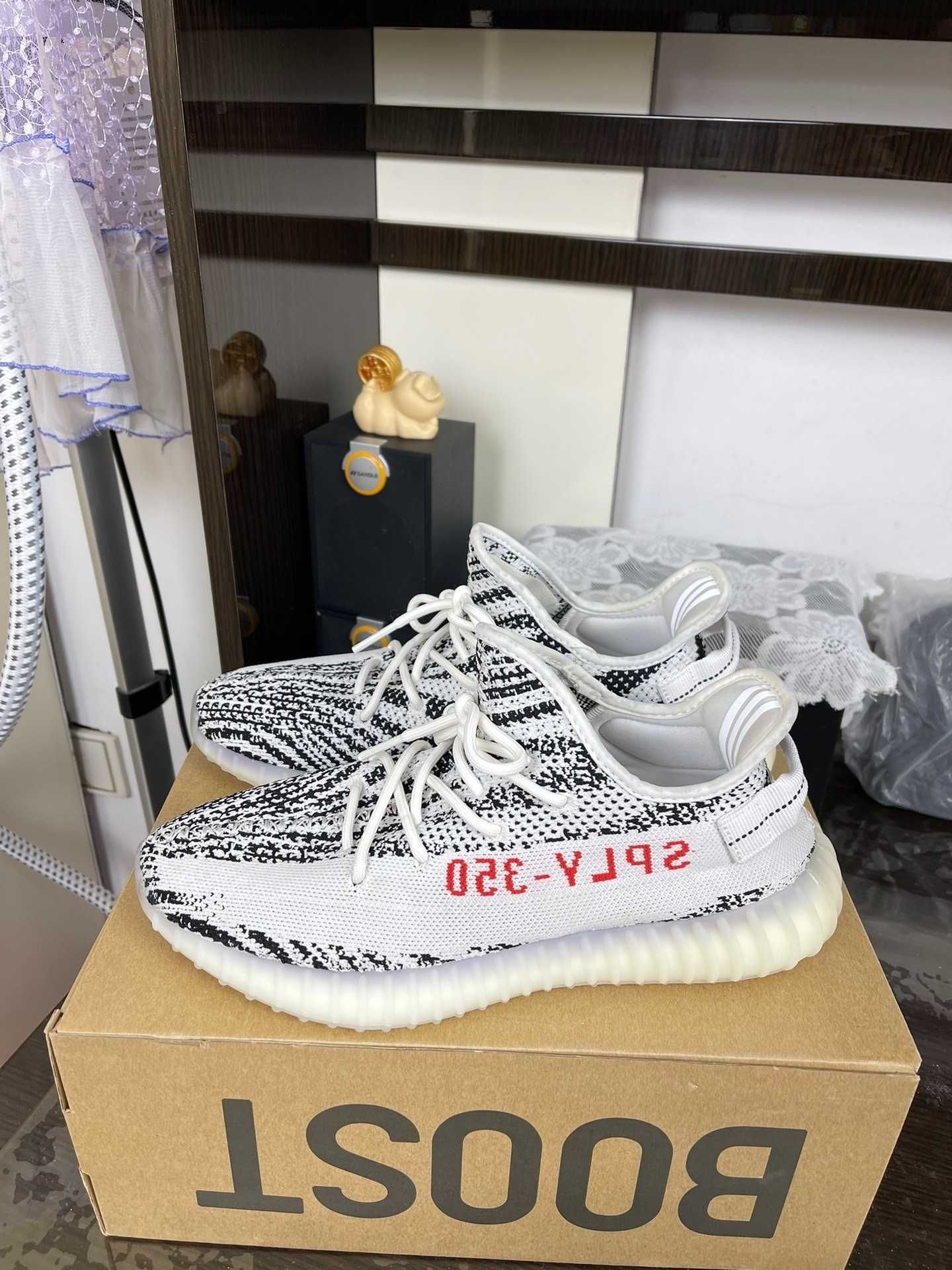 Buty męskie adidasYeezy Boost 350V2 Zebra nowy  R.38