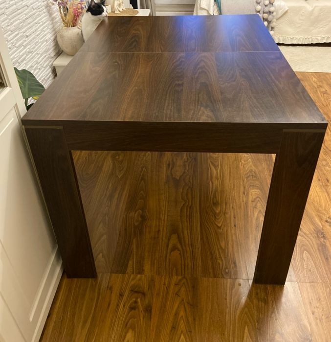 Sprzedam stół w bardzo dobrym stanie