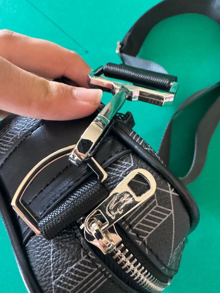 Bolsa Lacoste Monograma Preto