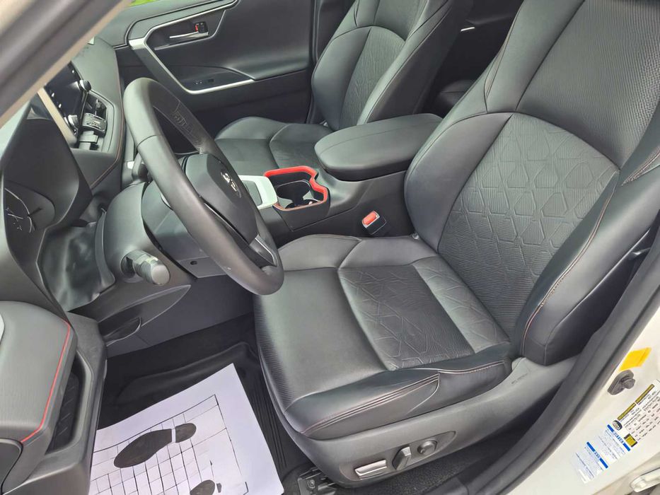 Toyota RAV4      2021