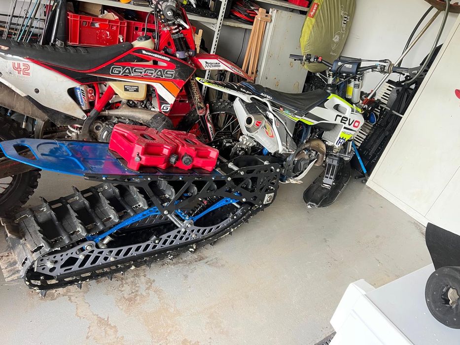 Husqvarna FC450 z 2020 roku na kołach